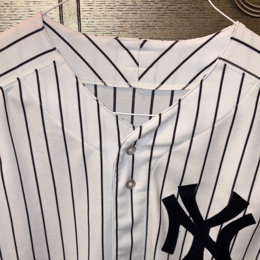 New York Yankees Men's White Pinstripe authentic Baseball Jersey - Picture 2 of 9